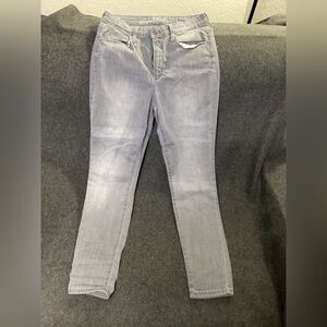 Universal Thread Women's Light Gray Skinny Jeans